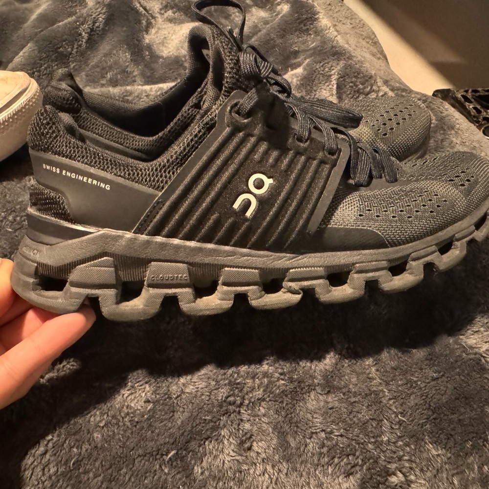 On Running black Athletic Sneakers size 8 women’s